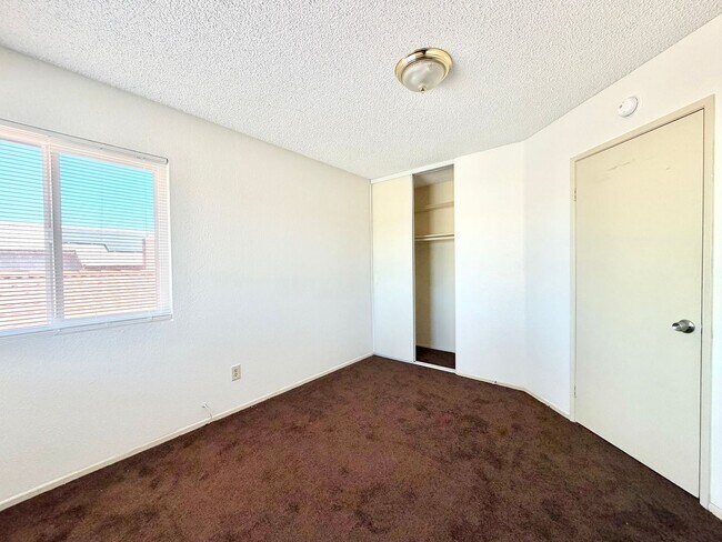 Building Photo - Gated 3 Bedroom 2.5 Bath Home with Bonus Room & Private Balcony