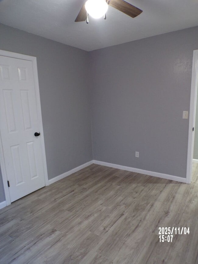 Building Photo - Fresh Paint!!, New Flooring and Granite Counter Tops!!!