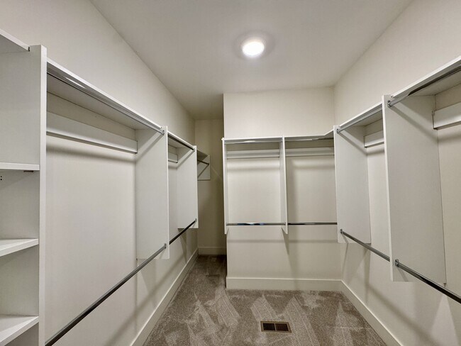 Building Photo - 243 Chuniloti Way