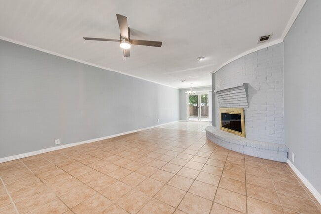 Building Photo - 1108 Janell Dr