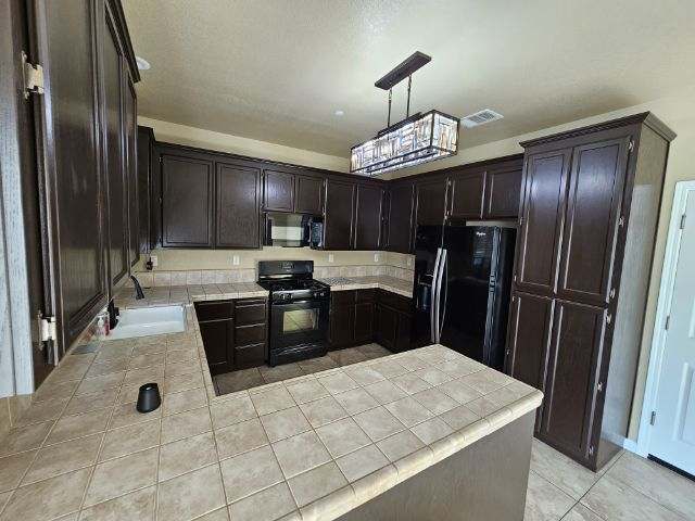 Building Photo - 5620 Bloom Dr