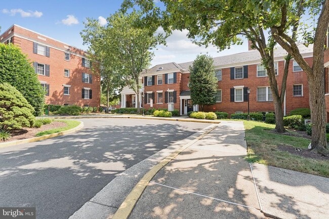 Building Photo - 610 Bashford Ln