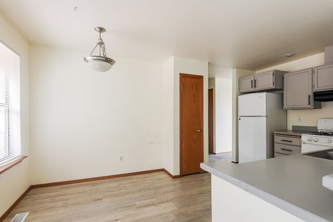 Building Photo - 7813 Box Elder Drive SW