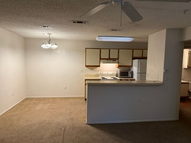 Building Photo - 635 Buoy Ln