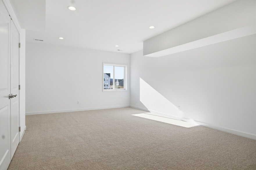 Building Photo - 4055 Emilia Way