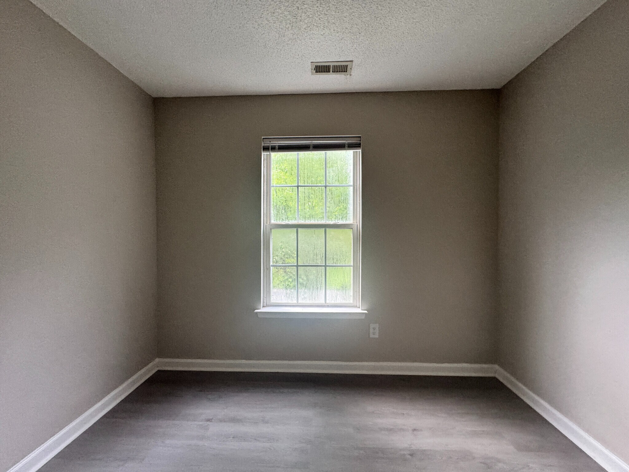 Building Photo - Room in House on Feldspar Way