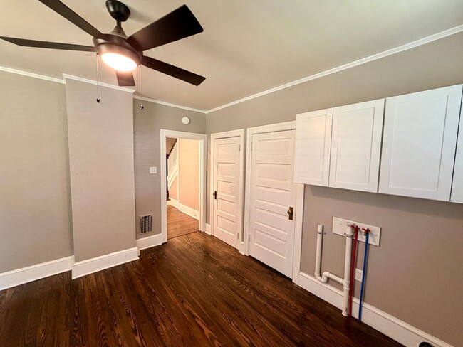 Building Photo - 1052 Edgar Avenue