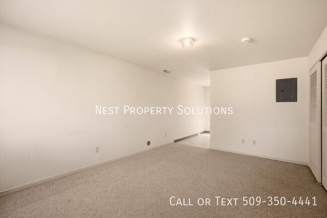 Building Photo - 1818 W Crouse-1