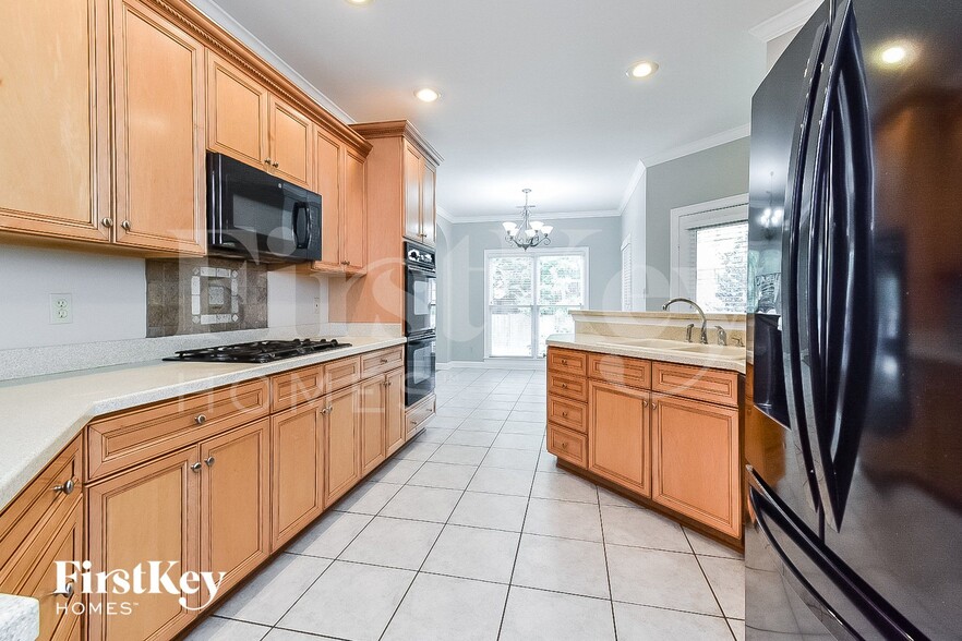 Building Photo - 1713 Belledeer Dr W