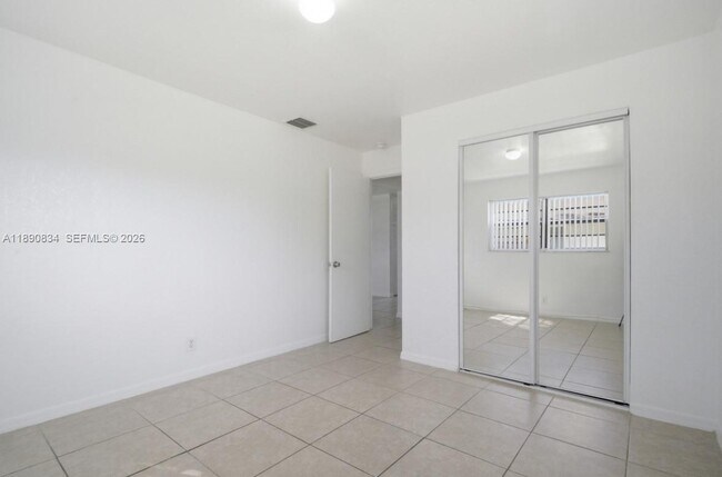 Building Photo - 4120 SW 19th St