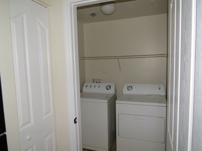 Laundry room - 9849 Baywinds Dr