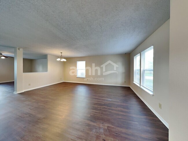 Building Photo - 10350 Lee Stewart Ln