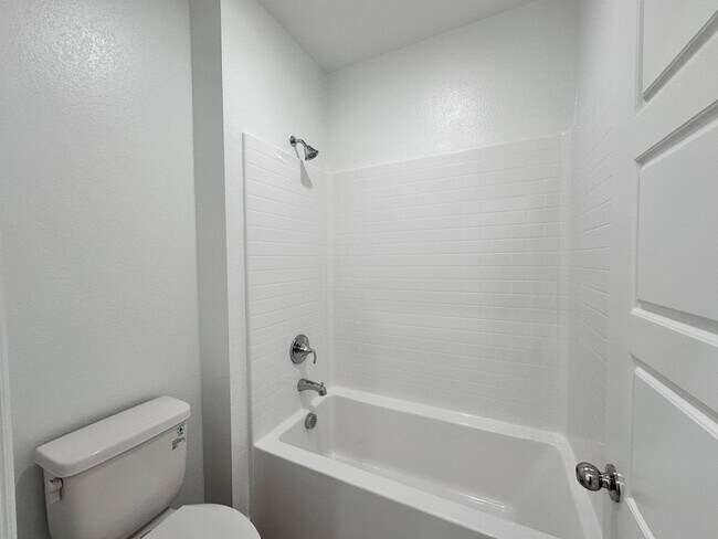 Building Photo - 329 Laurel Peak Dr