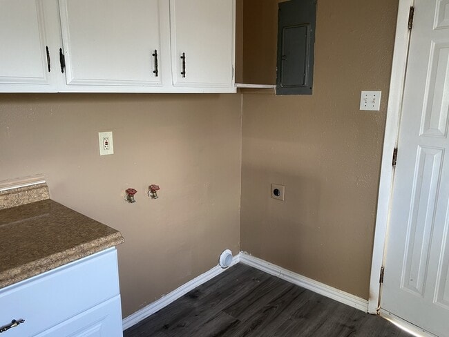 Building Photo - 267 W 500 N