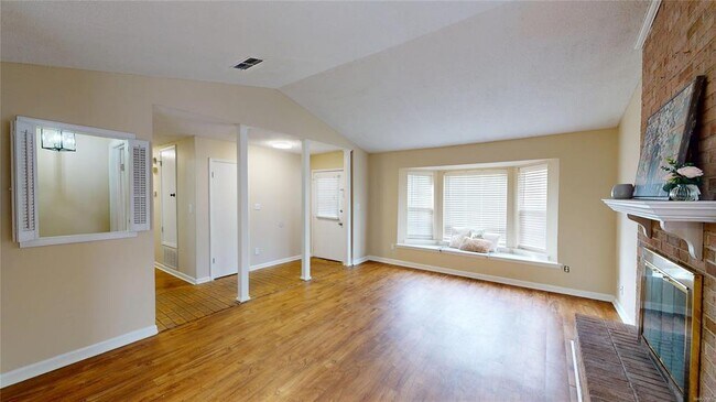 Building Photo - 710 Old Creek Rd