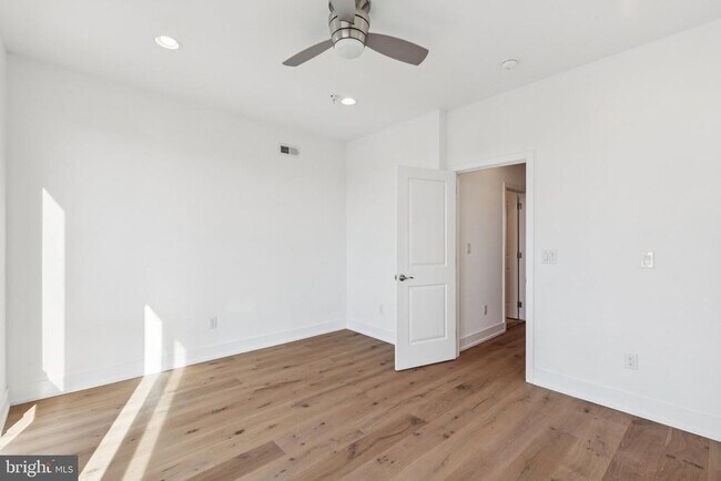 Building Photo - 2820 Livingston St