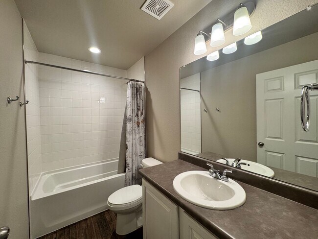 Building Photo - Newer 3 Bedroom in Banning Lewis Ranch