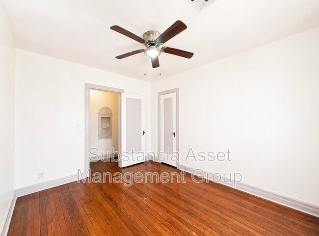 Building Photo - 939 East Dr