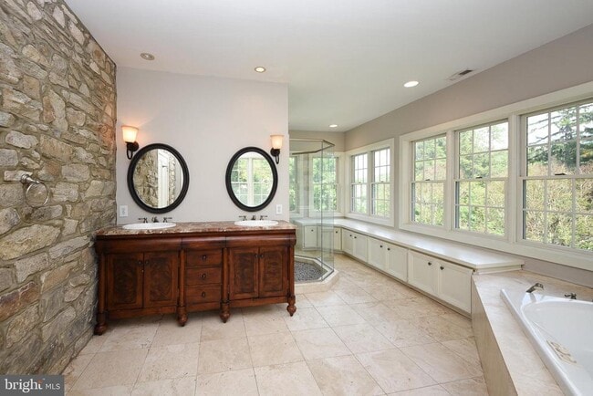 Building Photo - 966 Paige Ct