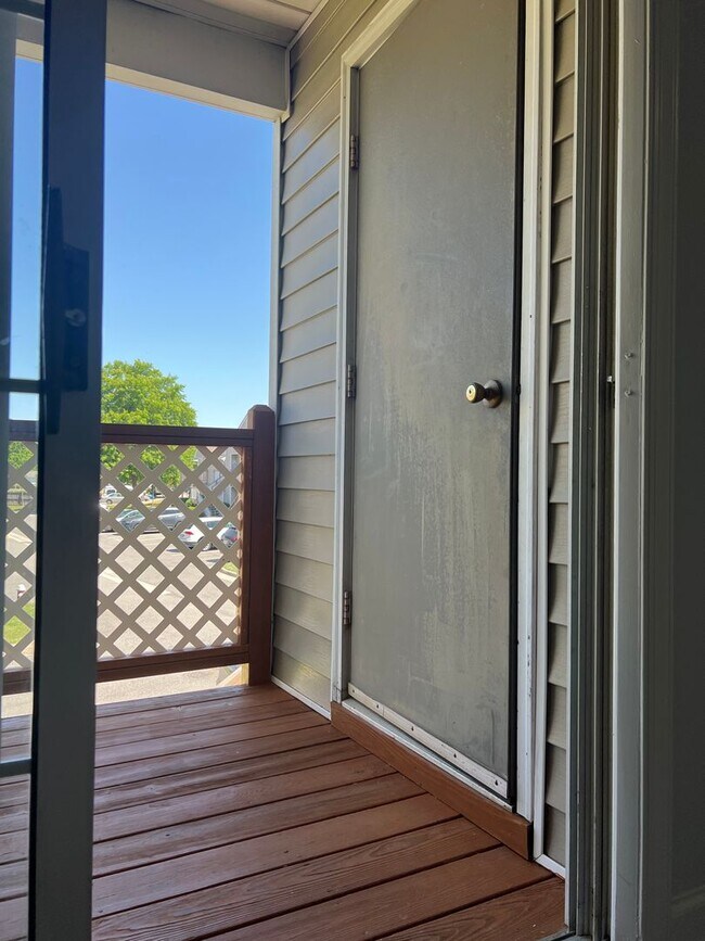 Building Photo - 233 B Lantana Ln