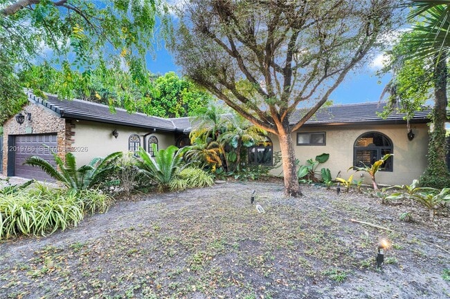 Building Photo - 15830 SW 139th Ave