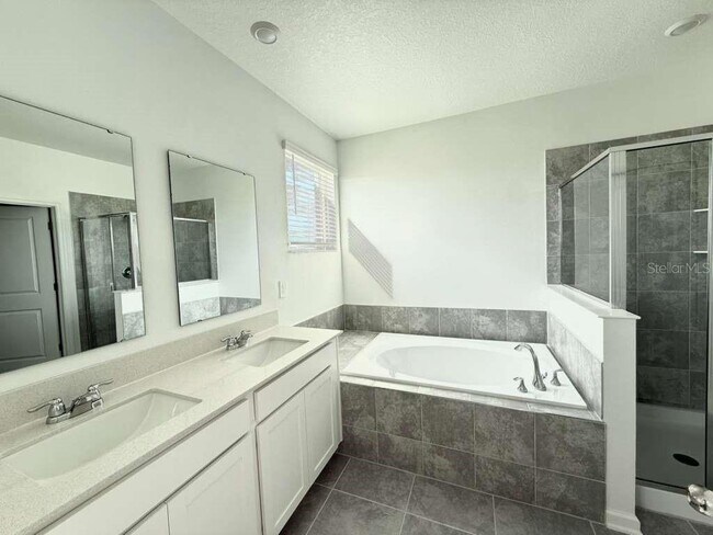 Building Photo - 120 Bogey Dr