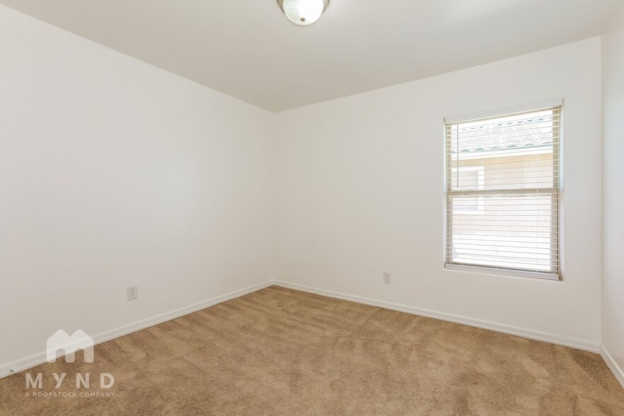 Building Photo - 953 Kachina Dr