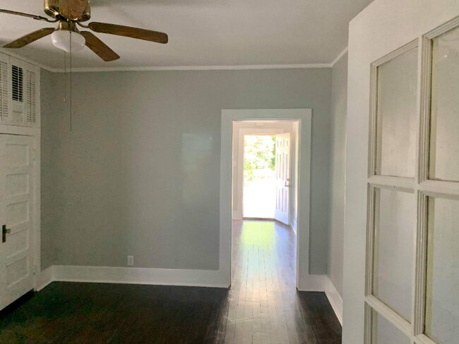 Building Photo - 928 Greenwood Ave