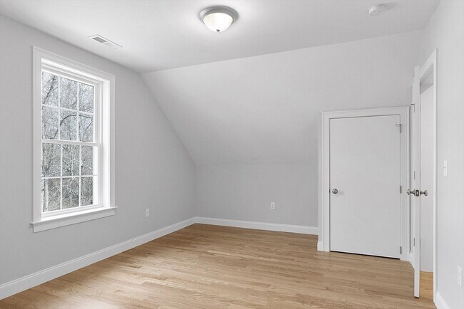 Building Photo - 149 Lowell Rd