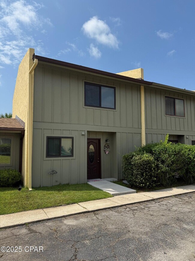 Primary Photo - 1025 W 19th St