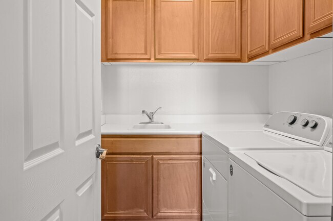 Building Photo - 82013 Cochran Dr