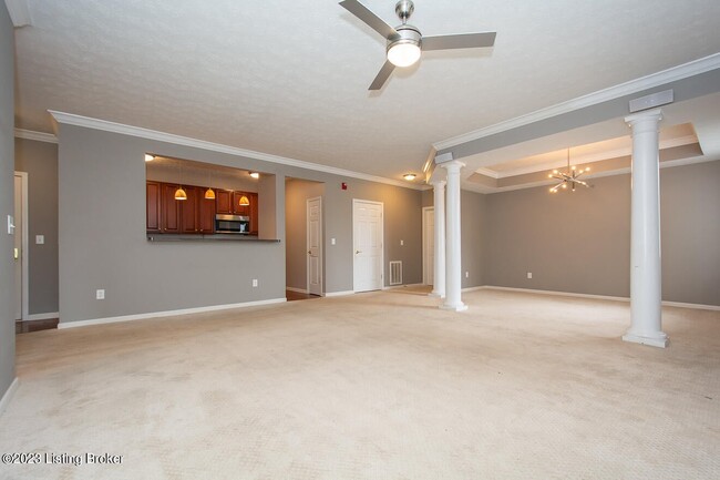 Building Photo - 2704 Bradford Commons Dr