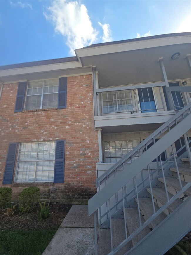 Building Photo - 2250 Bering Dr