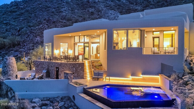 Building Photo - 5810 E Cholla Ln