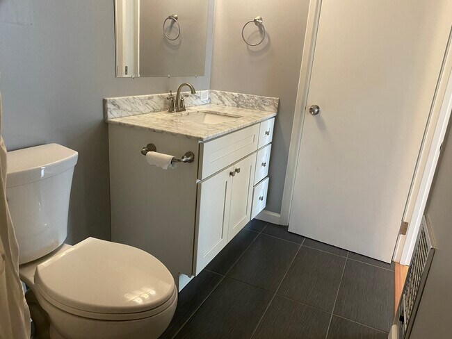 Building Photo - 666 Oakland Ave