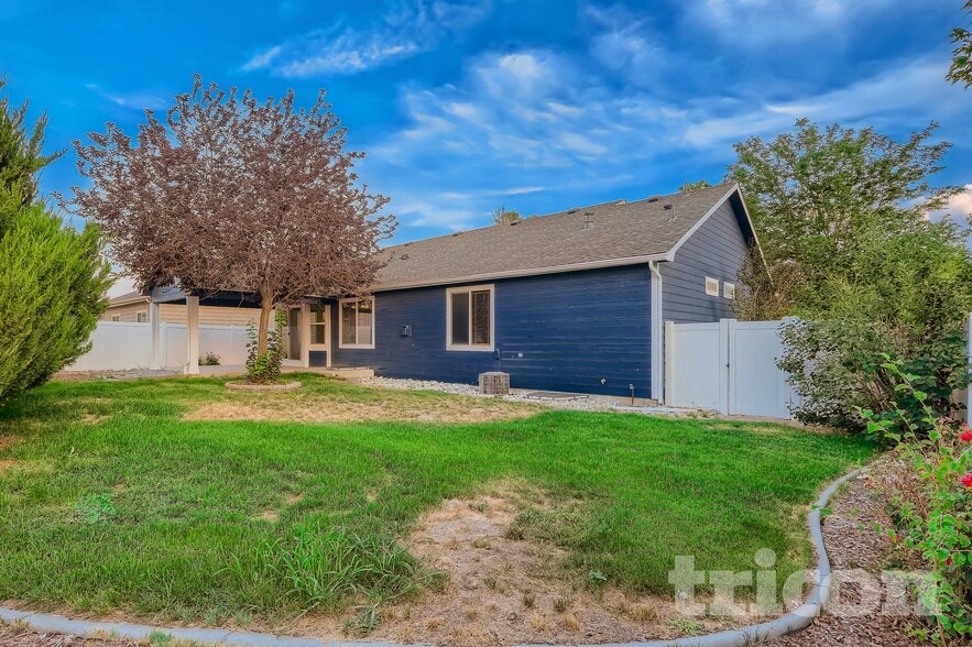 Building Photo - 5811 Zinfandel St