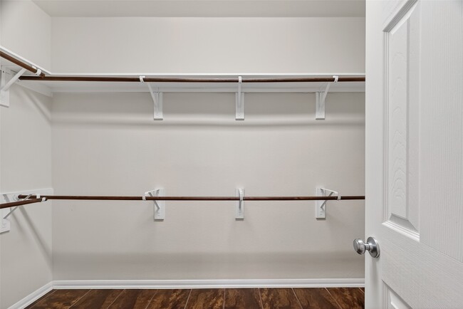 Building Photo - 4205 Graceland Dr