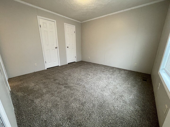 Building Photo - 16206 Normandy St