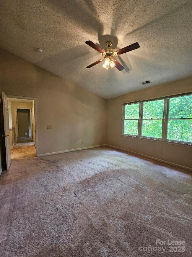 Building Photo - 4015 Brownes Ferry Rd