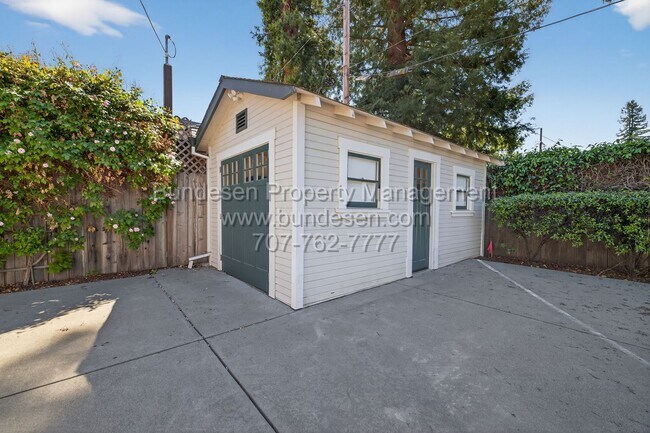 Building Photo - 612 Petaluma Blvd S