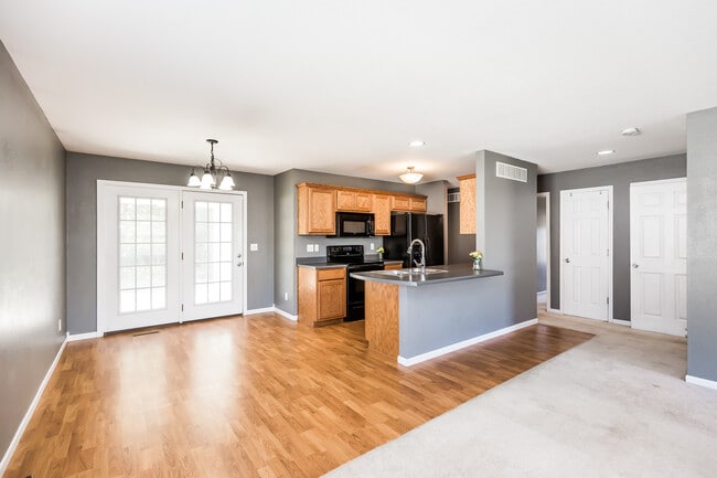 Building Photo - 338 16th St Cir