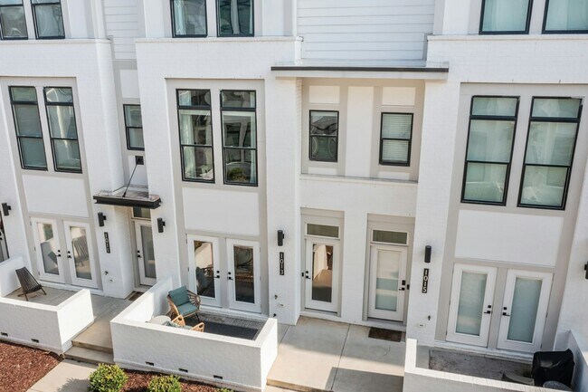 Building Photo - 1013 Wesley Terrace Ave