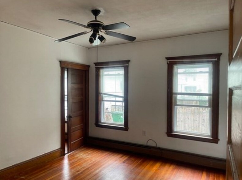 Building Photo - 10 Bowdoin St