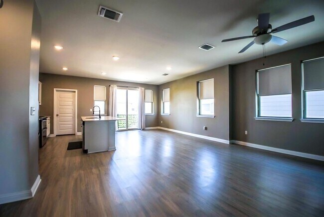 Building Photo - 8306 Mandela Bend