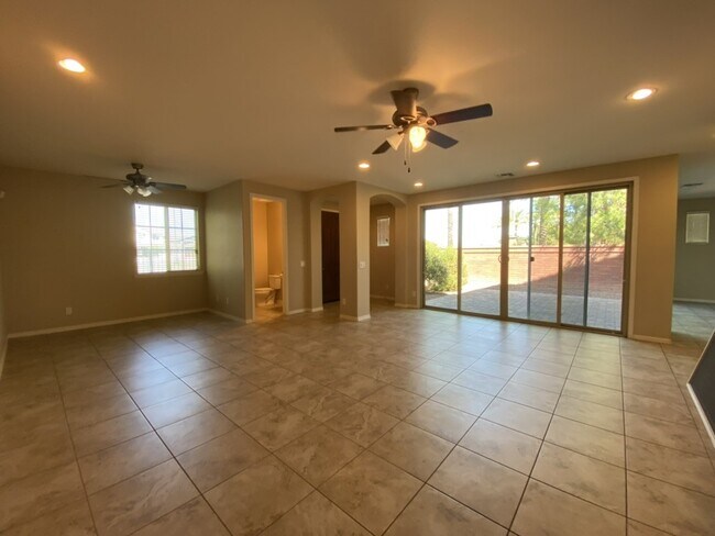 Building Photo - 3726 E Angstead Dr