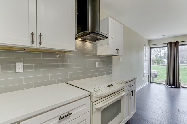 Kitchen - 5321 Reedham Ct