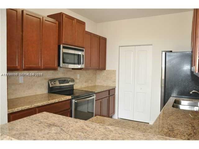 Building Photo - 580 NE 33rd Terrace