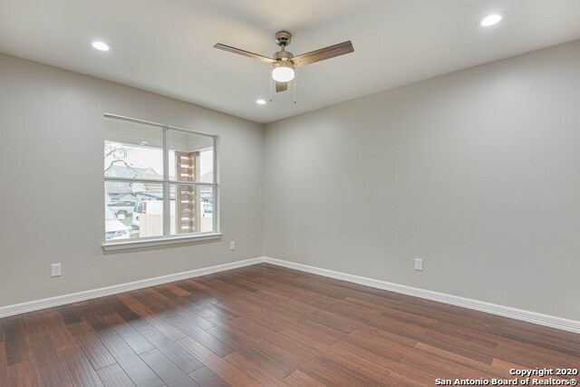 Building Photo - 212 Lowell St