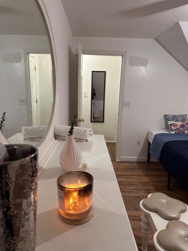 Building Photo - 676 Hampden St