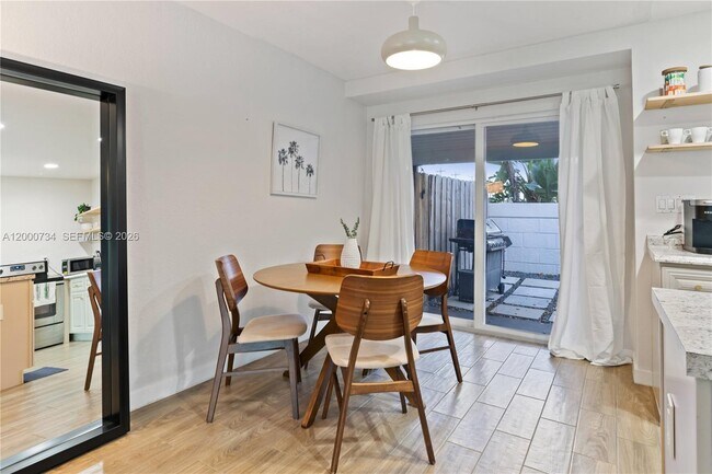 Building Photo - 300 SW 23rd St